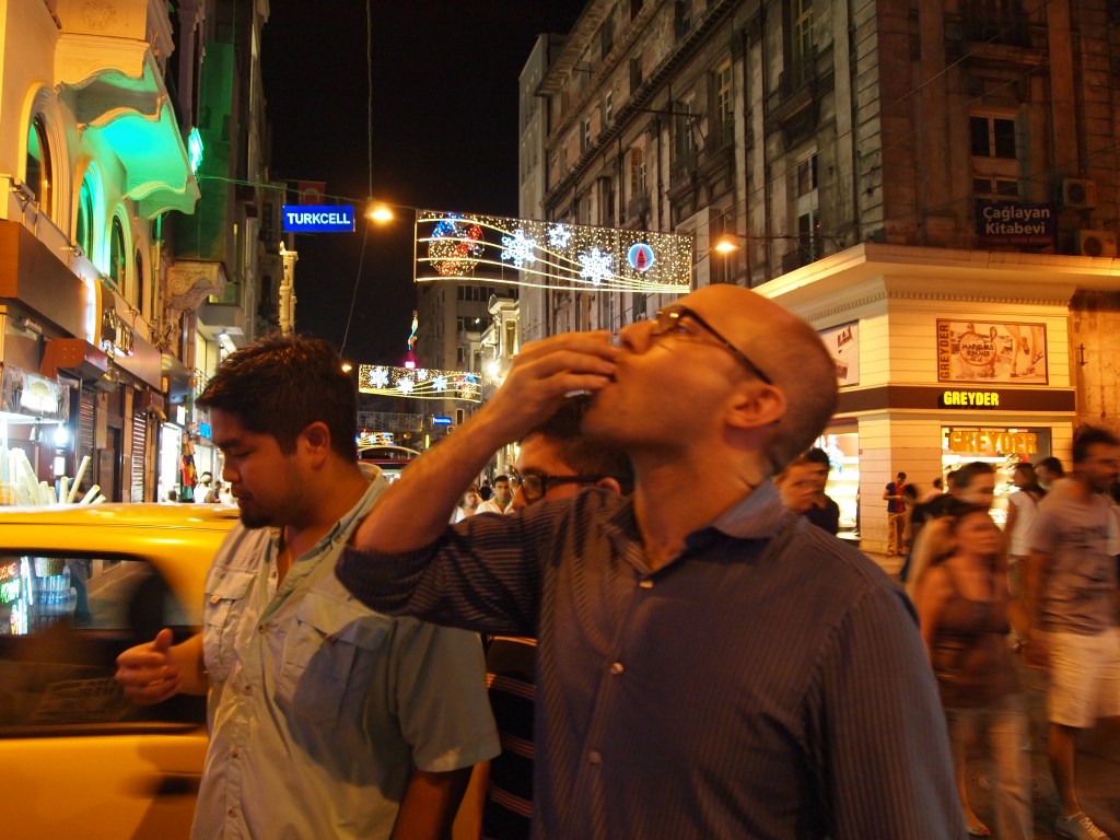 Eating street mussels