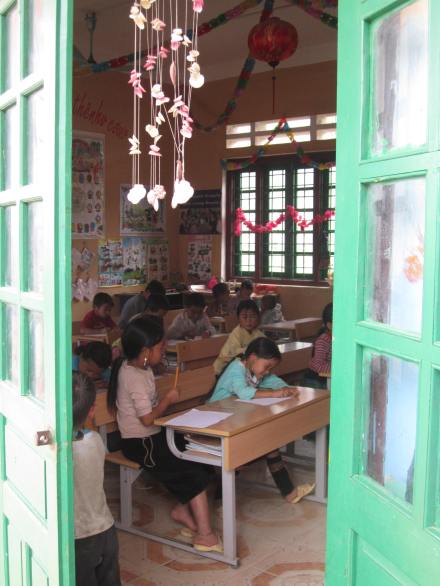 Peeking in an English class