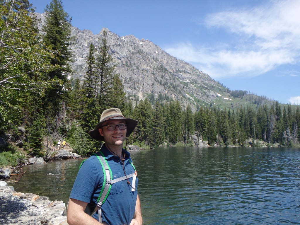 Starting the hike back to the car