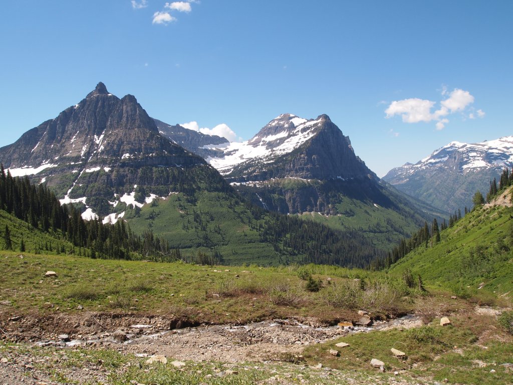 There was more snow as we got closer to Logan's Pass & beyond