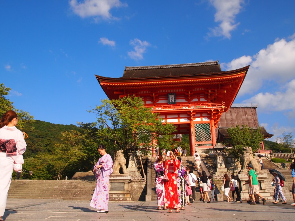 Walking up to many girls in kimonos