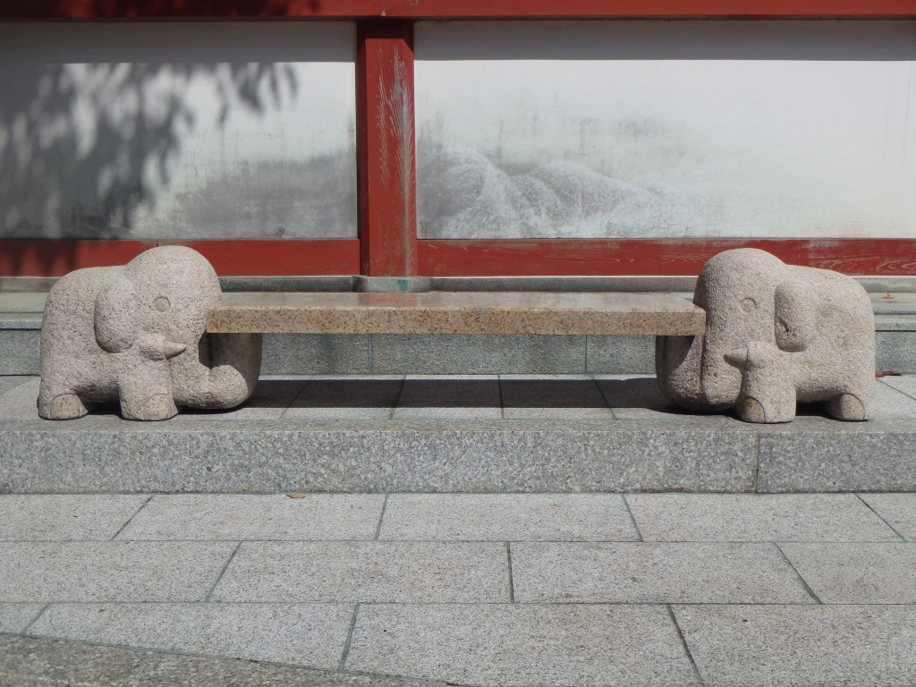 I love the elephants!