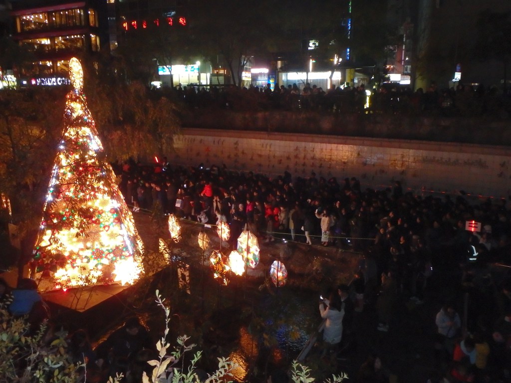 Look at all those people!!!!