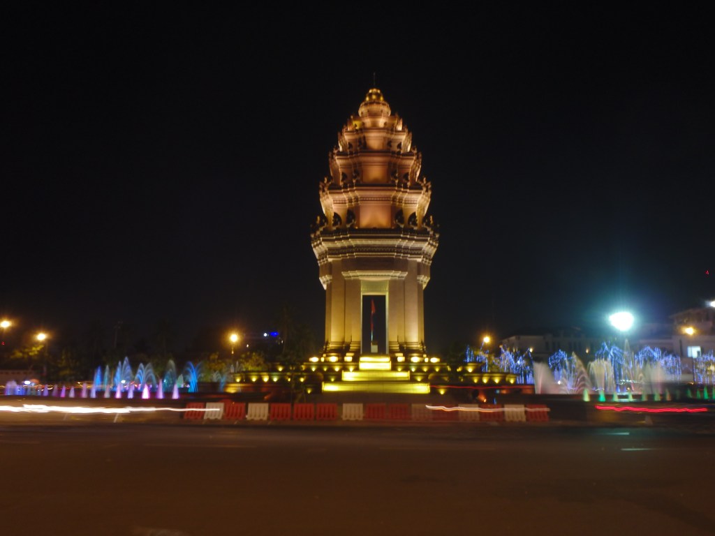 Independence Monument at night