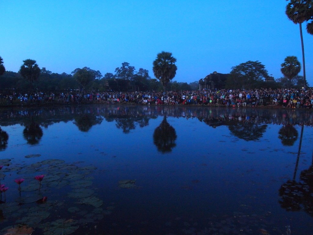 still fairly dark - check out the crowd!