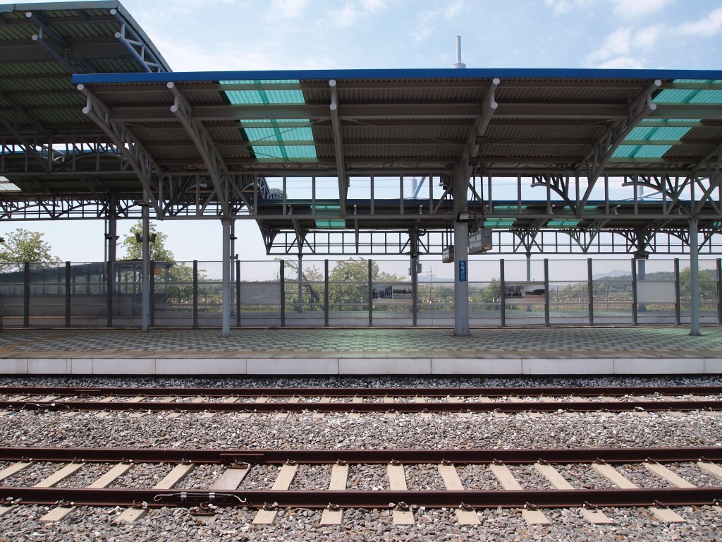 No one on the other side to greet me 